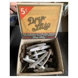 DRY SLITZ CIGAR BOX WITH PLASTIC EAGLE DRAWER