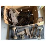 BOX OF VARIOUS HINGES, BRASS DOORKNOB, GLASS