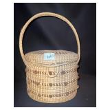 COILED BASKET W/ HANDLE AND LID - GRASS & PINE