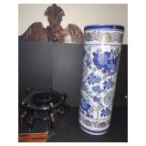 UMBRELLA STAND FLOWERS 23 INCHES HIGH, WITH