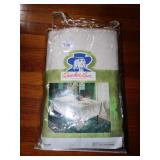 QUAKER LACE TABLECLOTH 52" X 144