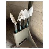 TALL METAL GARDEN TOOL ORGANIZER, 3 SHELVES, 4