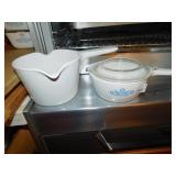 2 SMALL CORNING POTS, 2 SAUCE PANS 1 WITH LID