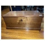 REPRODUCTION PINE CHEST W/ LIFT OUT TRAY 24" W