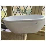 WHITE OVAL PLANTER 26X13.5X10