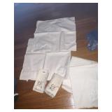 GROUP OF ASSORTED LINENS
