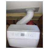 HISENSE PORTABLE AC UNIT W/ REMOTE AND