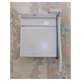 12" WOOD BASE PAPER CUTTER