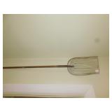 ANTIQUE MANURE SCOOP