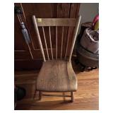 SLANT BACK PLANK BOTTOM ANTIQUE CHAIR