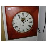 SELF-WINDING CLOCK CO CLOCK 21"X21" NO KEY