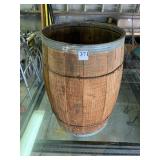 SMALL WOOD BARREL IN VERY NICE CONDITION 18X12