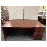 EXECUTIVE DESK, 71WX41.5DX29H, 3 RIGHT SIDE
