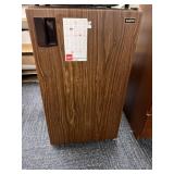 SANYO REFRIGERATOR - 33" H X 18.5" W X 18" D