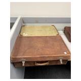 26" X 15" X 7" GREEN W/ LEATHER TRIM AND HANDLE &