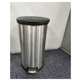 FOOT CONTROL TRASH CAN