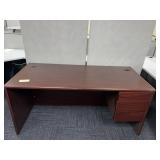 HON CHERRY FINISH KNEE HOLE DESK, 3 RIGHT HAND