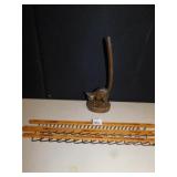 WOOD CARVED CAT 11" AND TIE RACK