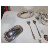 GROUP OF SILVER PLATE ITEMS