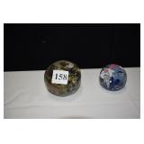 PAPER WEIGHT LARGE ONE W/ CHIP ON TOP