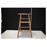 22" S STEP WOODEN LADDER