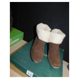CLARKS BROWN LEATHER AND SHEARLING BOOTIES, SIZE