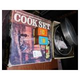 WORLD FAMOUS COOK SET 4 PARTY HEAVY GAUGE