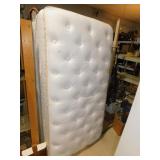 TWIN SIZE LIKE NEW MATTRESS & BOXSPRING