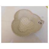 BELLEEK IRELAND CHINA WOVEN LOOK BASKET / TRINKET