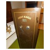 FORT KNOX HEAVY DUTY SAFE WITH CARPETED INTERIOR