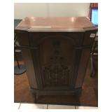 BANDED WOOD BOXES AND CHIP BASKET