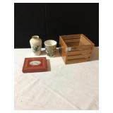LENOX VASE, WHITEHOUSE ORNAMENT WOOD BOX