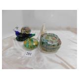 SIGNED GLASSHOUSE 1999 BUD VASE, GLASS SNAIL,