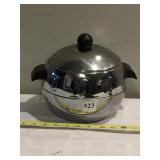 WESTBEND HOT/ COLD PENGUIN SERVER WITH LID,