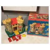 FISHER PRICE PLAY FAMILY CASTLE WITH DRAGON, BEDS