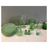 ANCHOR HOCKING GREEN PLATES, GREEN DEPRESSION