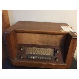 PHILCO TABLETOP RADIO MODEL 48-482 - CONDITION