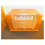 PHILCO WOODEN RADIO, WILL NEED NEW CORD,12X8