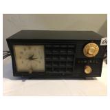 ADMIRAL CLOCK RADIO MODEL 251A
