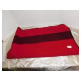 100% WOOL BLANKET IN EXCELLENT CONDITION