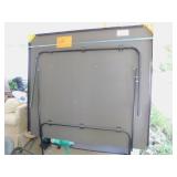 PING PONG TABLE FOLDS UP