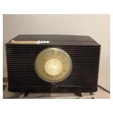 RADIO - PLAYS WELL PHILCO