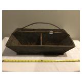 21X13X10 PRIMITIVE WOOD BASKET WITH METAL HANDLE