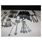 ASSORTED SILVERPLATE AND TRIPLE PLATE SERVING