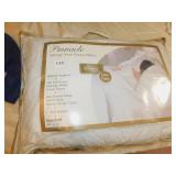 NEW PINNACLE ALLERGY FREE NEW DOWN PILLOW