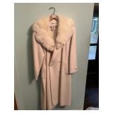 WORTHINGTON FUR COLLAR SZ. 14P WHITE LIKE NEW