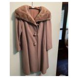 BEIGE VINTAGE COAT W/ MINK COLLAR SZ. 14 P