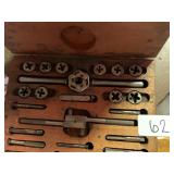 TAP & DIE SET.