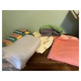 ELECTRIC BLANKETS W/ CONTROLS, AFGHAN, ETC.