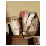 ASSORTED VINTAGE GLOVES